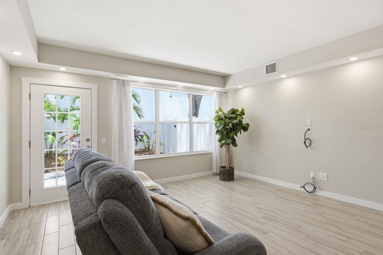 4811 Bayshore Boulevard, Unit 303, Tampa, FL 33611 Photo