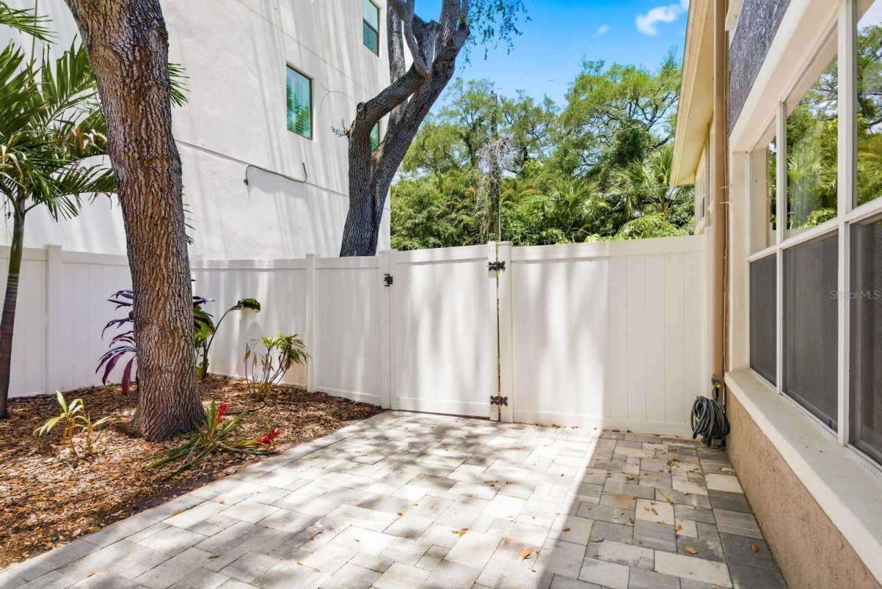 4811 Bayshore Boulevard, Unit 303, Tampa, FL 33611 Photo