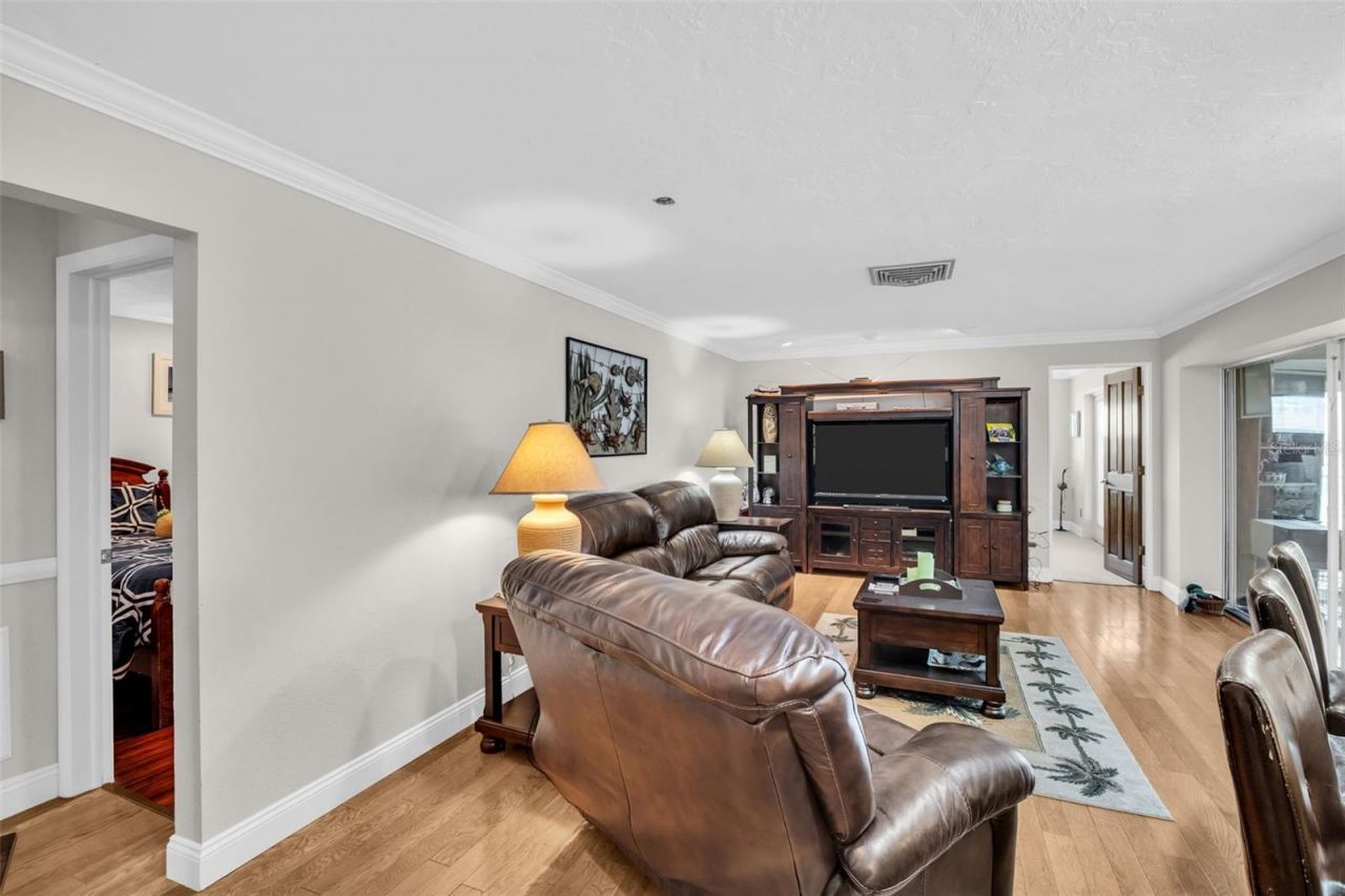2041 Carolina Avenue Ne, Saint Petersburg, FL 33703 Photo