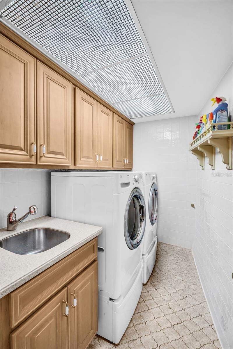 2041 Carolina Avenue Ne, Saint Petersburg, FL 33703 Photo
