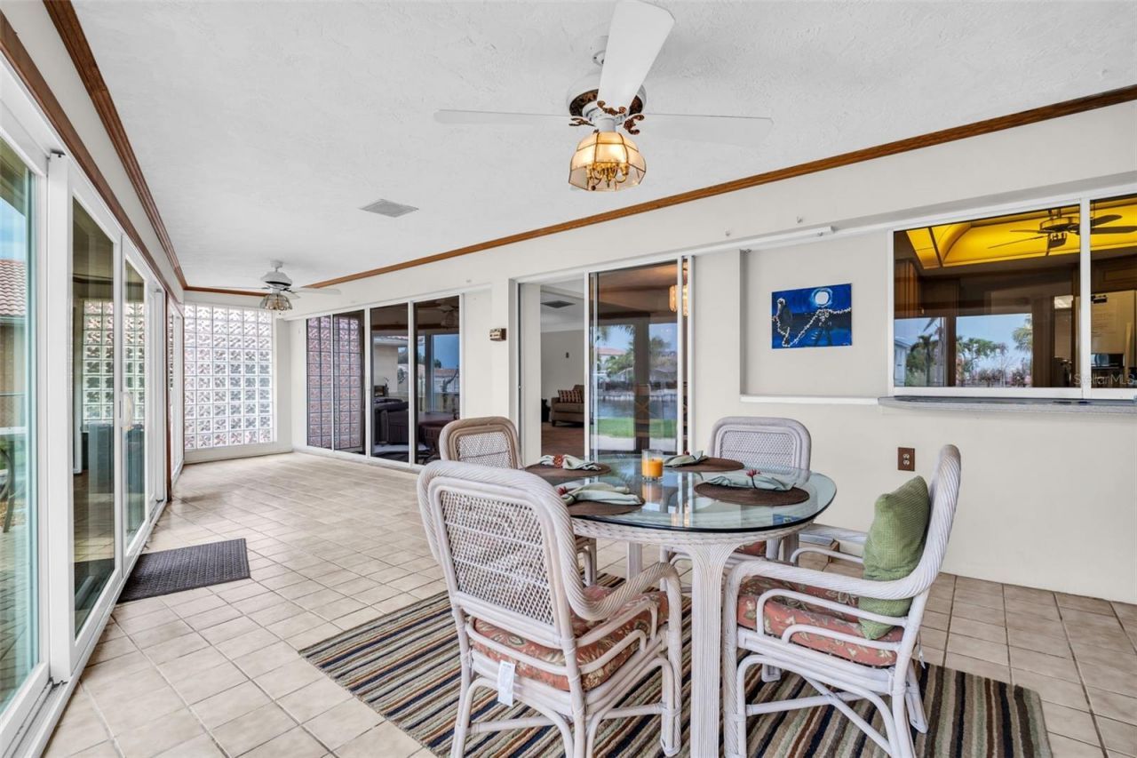 2041 Carolina Avenue Ne, Saint Petersburg, FL 33703 Photo