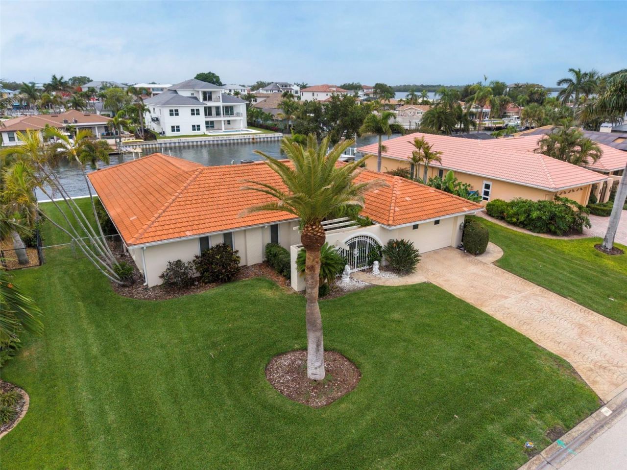 2041 Carolina Avenue Ne, Saint Petersburg, FL 33703 Photo