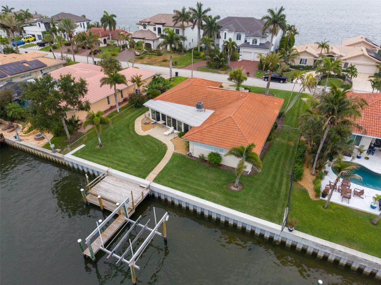 2041 Carolina Avenue Ne, Saint Petersburg, FL 33703 Photo