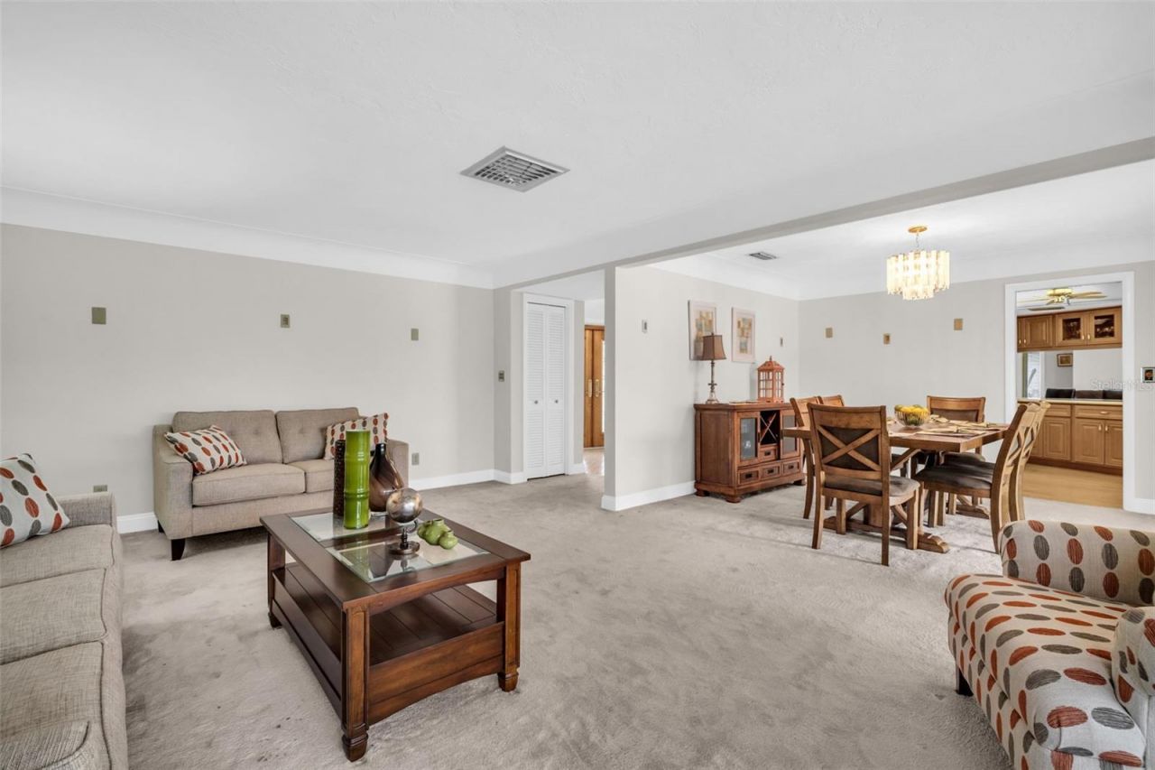 2041 Carolina Avenue Ne, Saint Petersburg, FL 33703 Photo