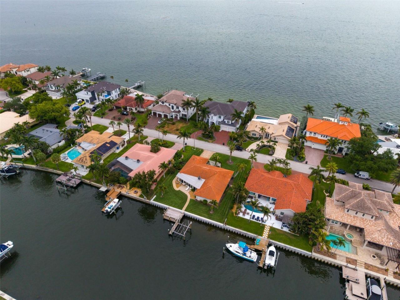 2041 Carolina Avenue Ne, Saint Petersburg, FL 33703 Photo