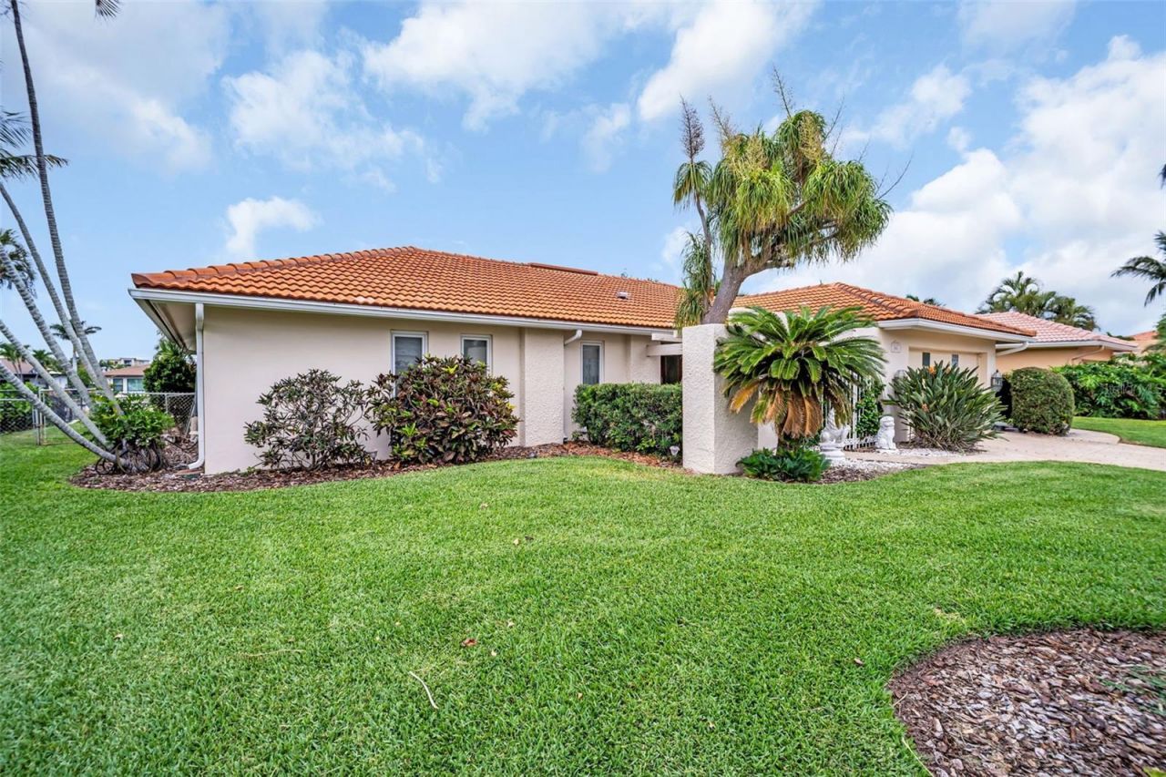 2041 Carolina Avenue Ne, Saint Petersburg, FL 33703 Photo