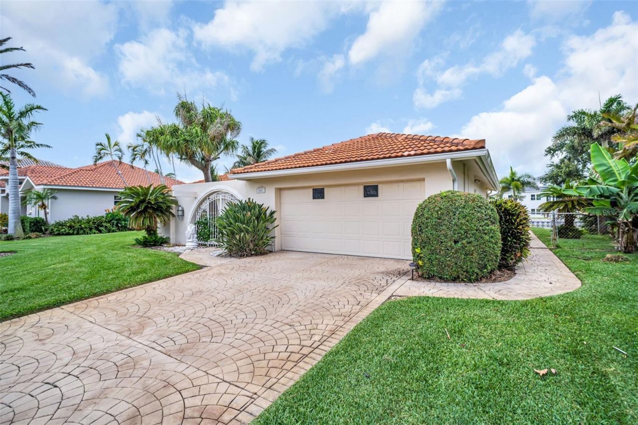 2041 Carolina Avenue Ne, Saint Petersburg, FL 33703 Photo