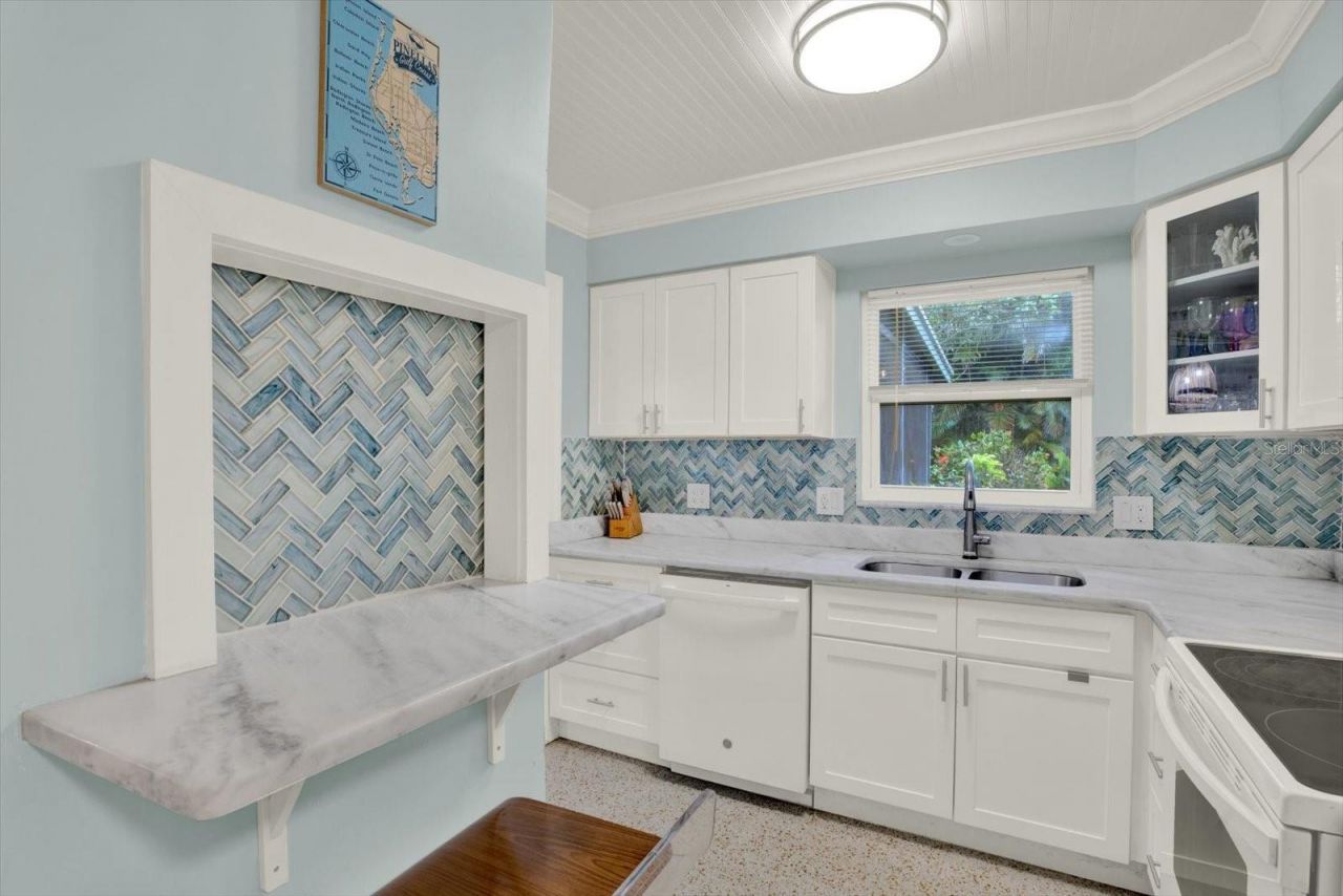 5572 100th Way N, Saint Petersburg, FL 33708 Photo