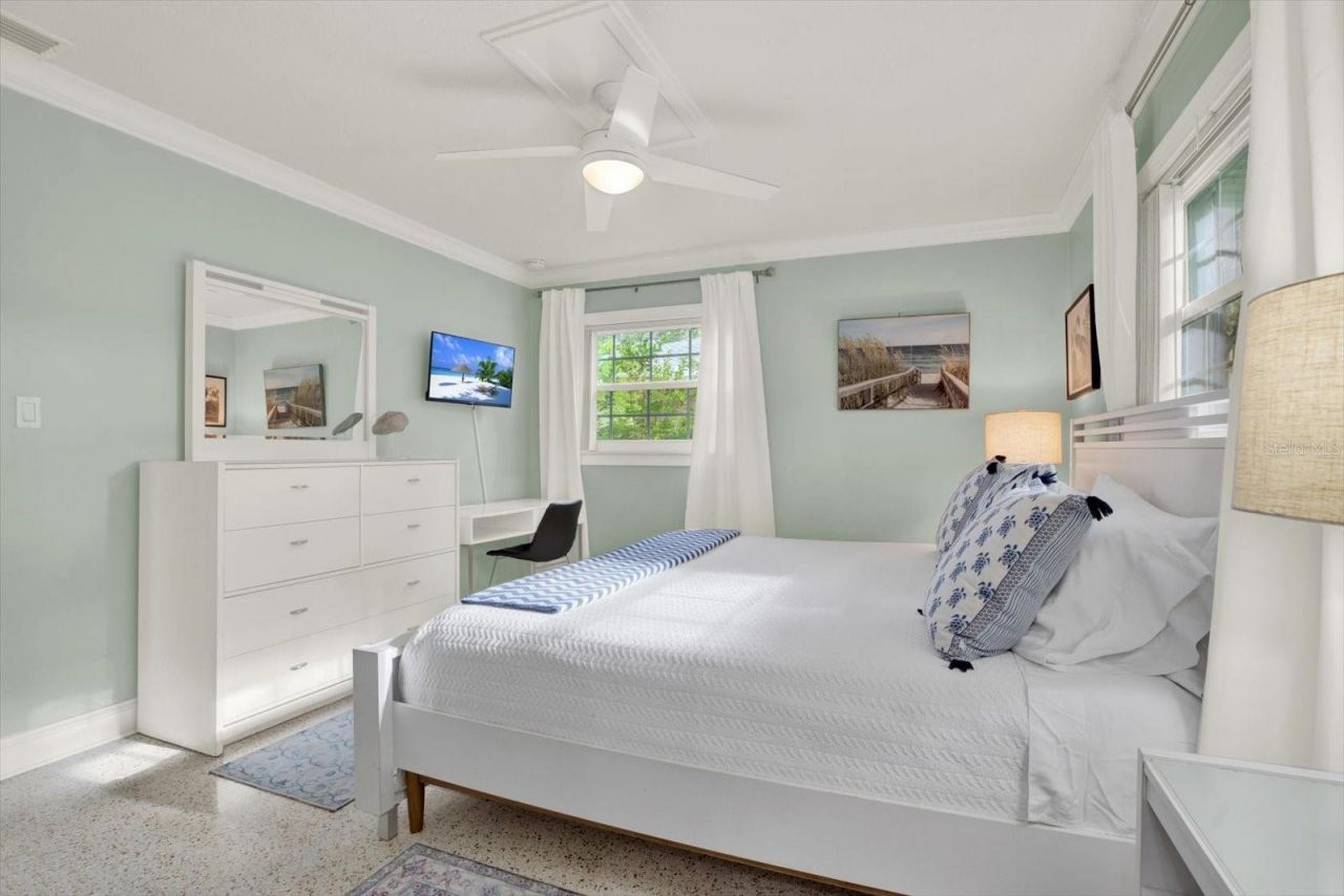 5572 100th Way N, Saint Petersburg, FL 33708 Photo