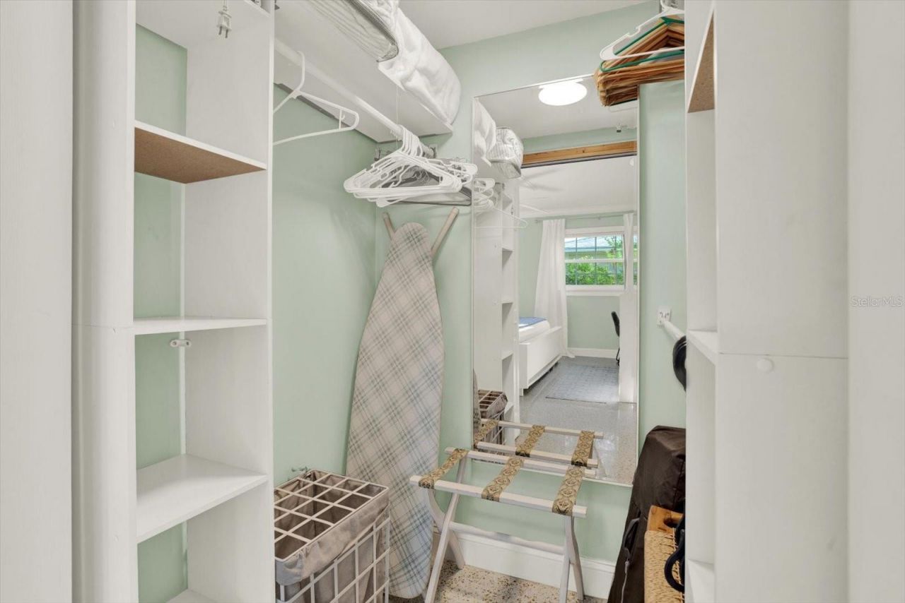 5572 100th Way N, Saint Petersburg, FL 33708 Photo
