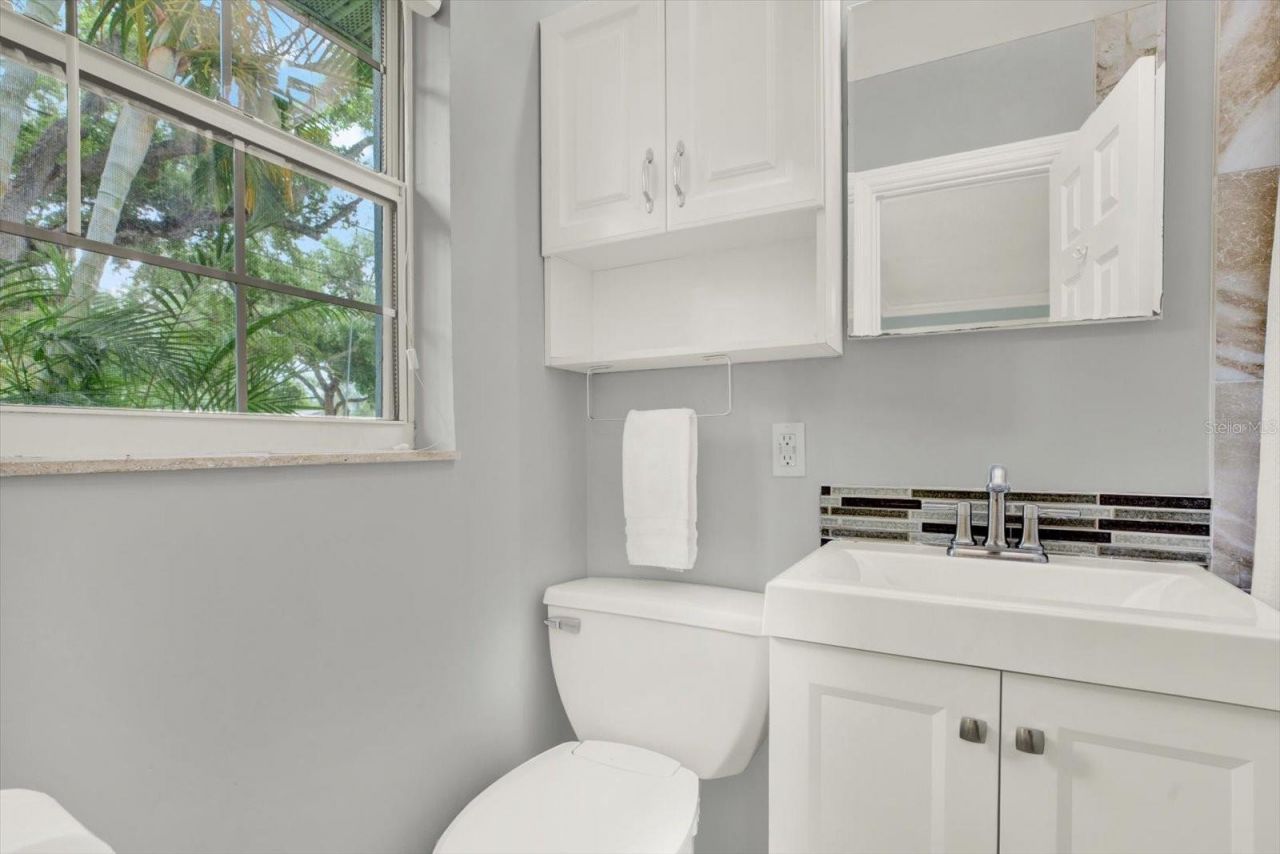5572 100th Way N, Saint Petersburg, FL 33708 Photo