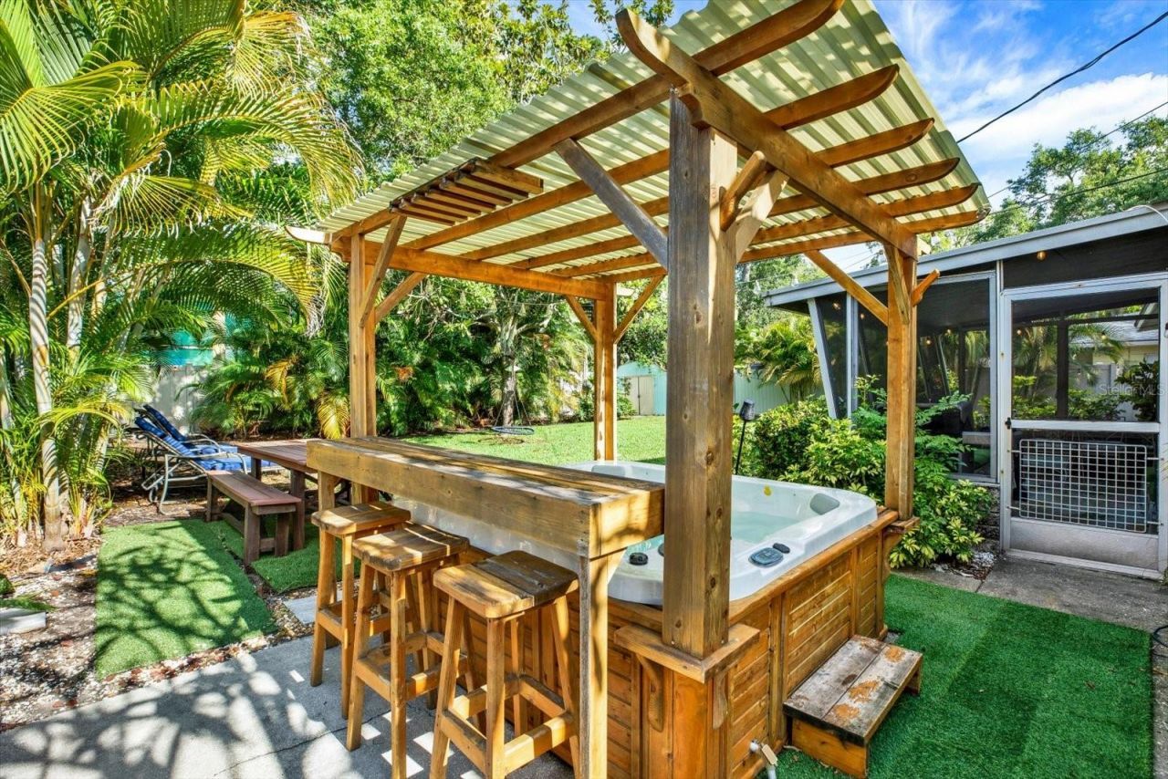 5572 100th Way N, Saint Petersburg, FL 33708 Photo