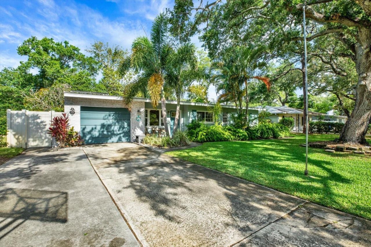 5572 100th Way N, Saint Petersburg, FL 33708 Photo