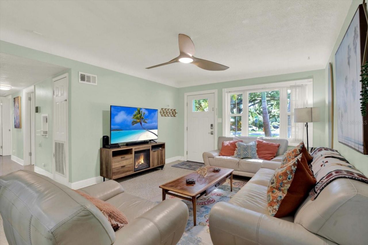 5572 100th Way N, Saint Petersburg, FL 33708 Photo