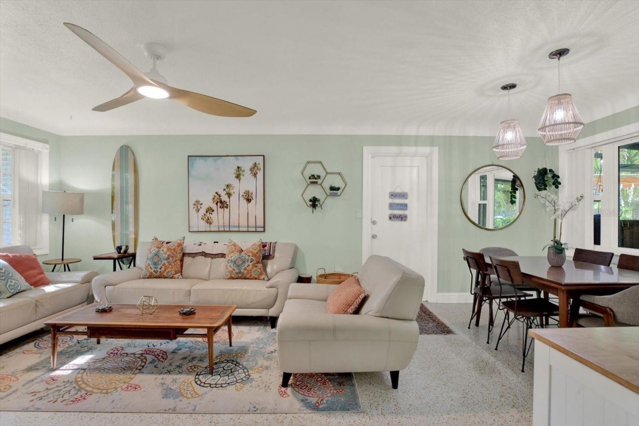 5572 100th Way N, Saint Petersburg, FL 33708 Photo