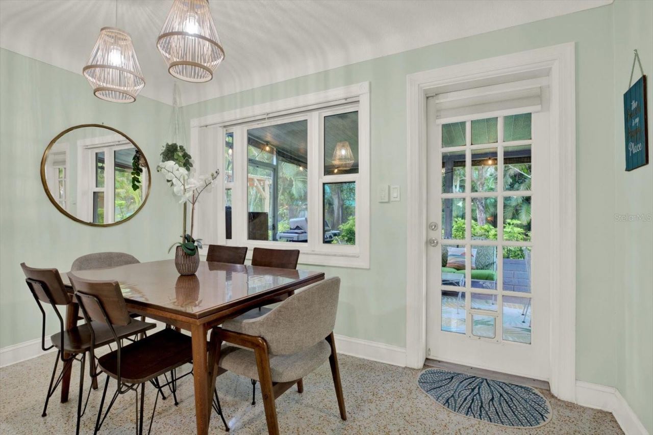 5572 100th Way N, Saint Petersburg, FL 33708 Photo