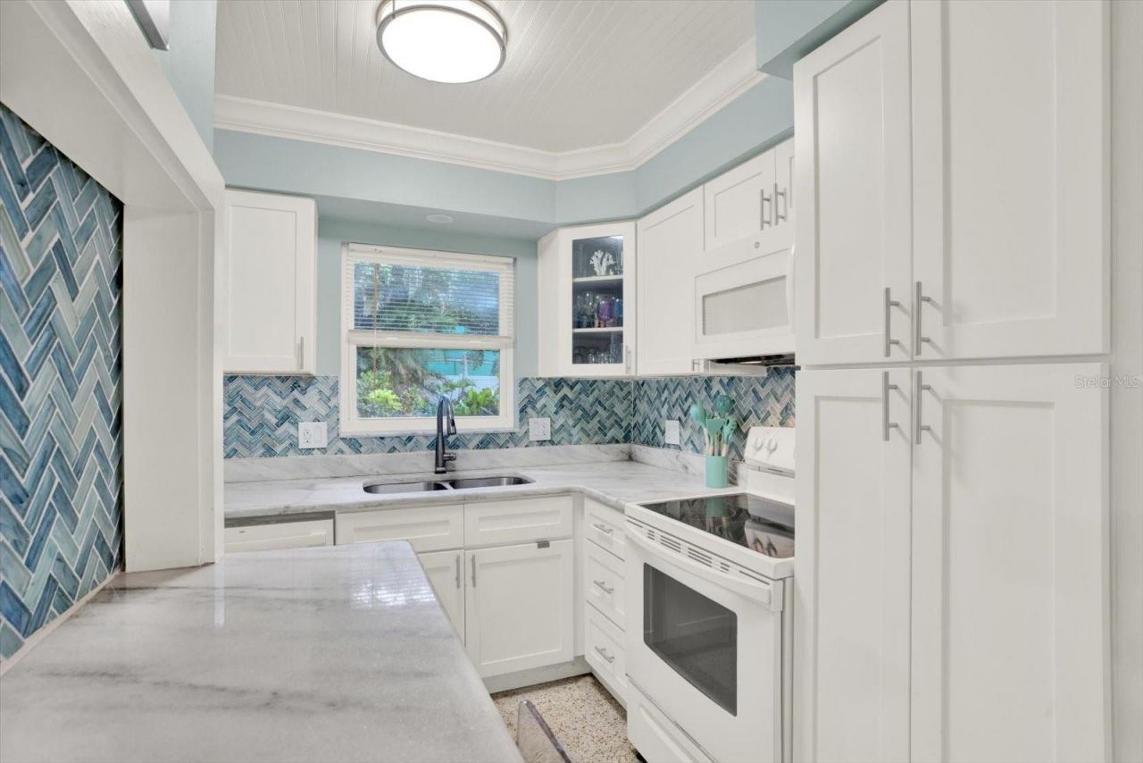 5572 100th Way N, Saint Petersburg, FL 33708 Photo