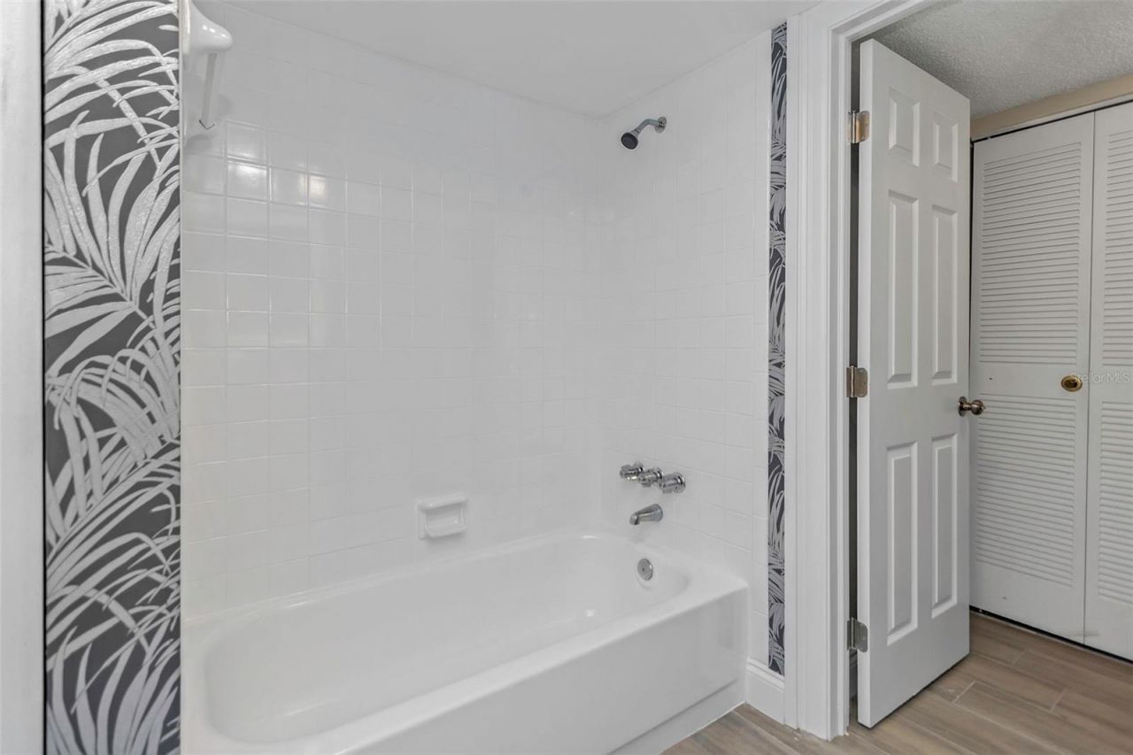 4910 38th Way S, Unit 111, Saint Petersburg, FL 33711 Photo