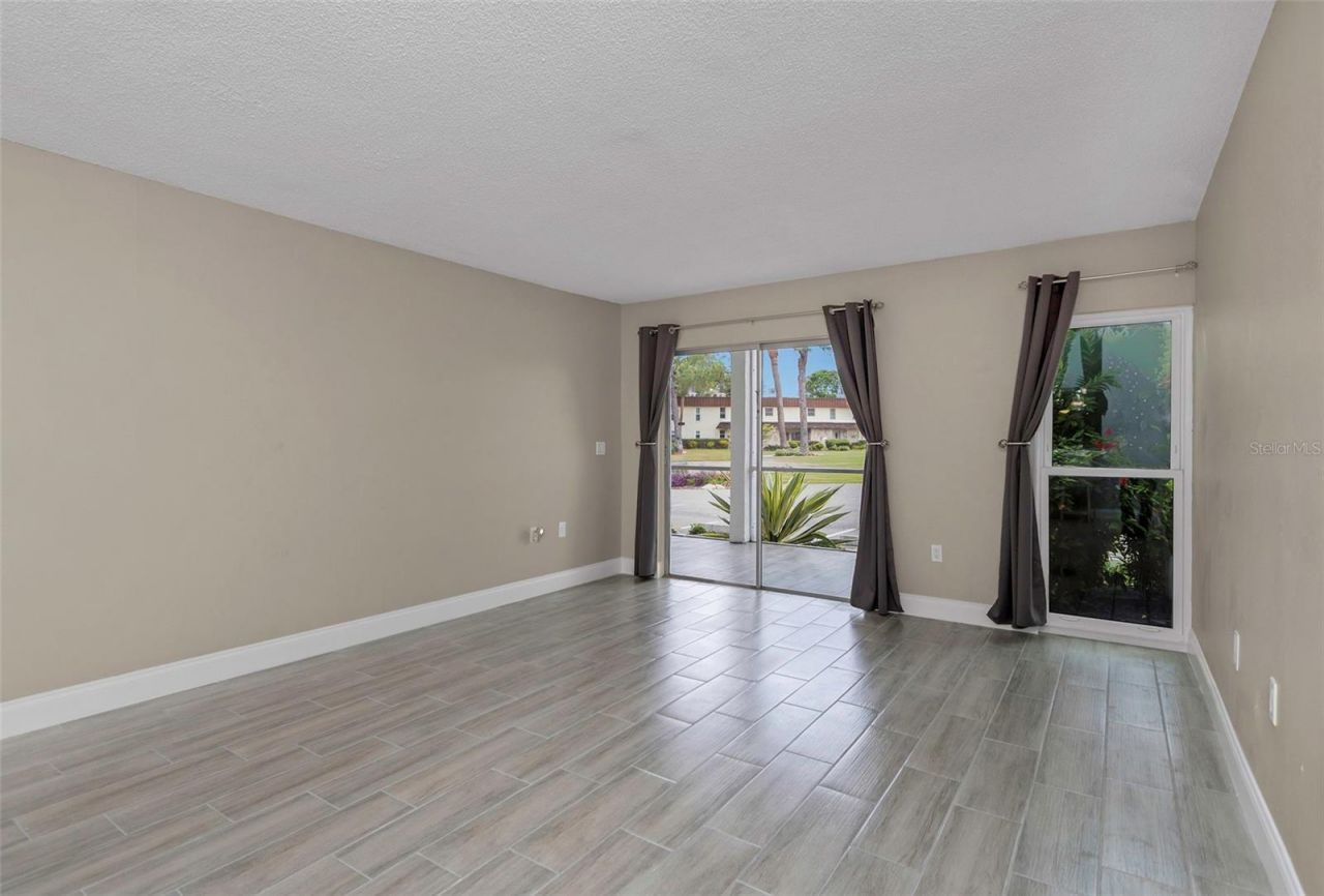 4910 38th Way S, Unit 111, Saint Petersburg, FL 33711 Photo