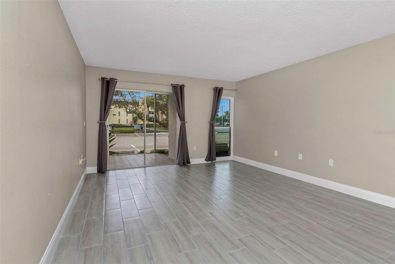 4910 38th Way S, Unit 111, Saint Petersburg, FL 33711 Photo