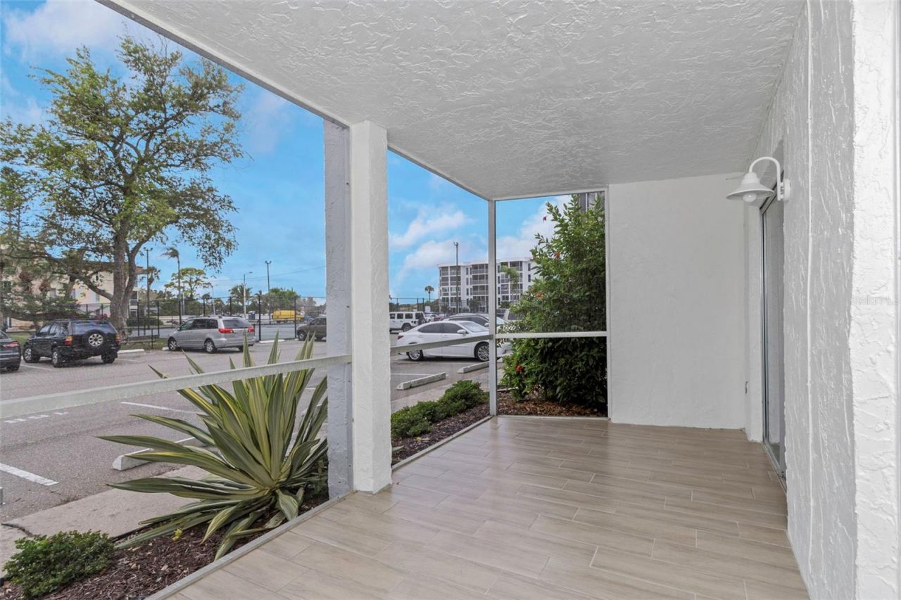 4910 38th Way S, Unit 111, Saint Petersburg, FL 33711 Photo