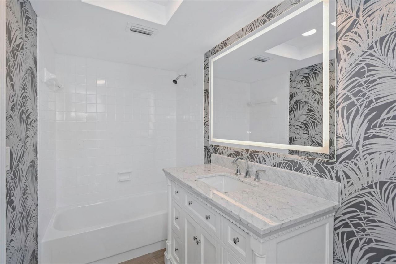4910 38th Way S, Unit 111, Saint Petersburg, FL 33711 Photo