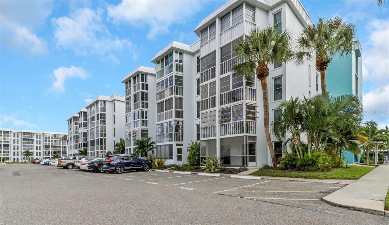 4910 38th Way S, Unit 111, Saint Petersburg, FL 33711 Photo