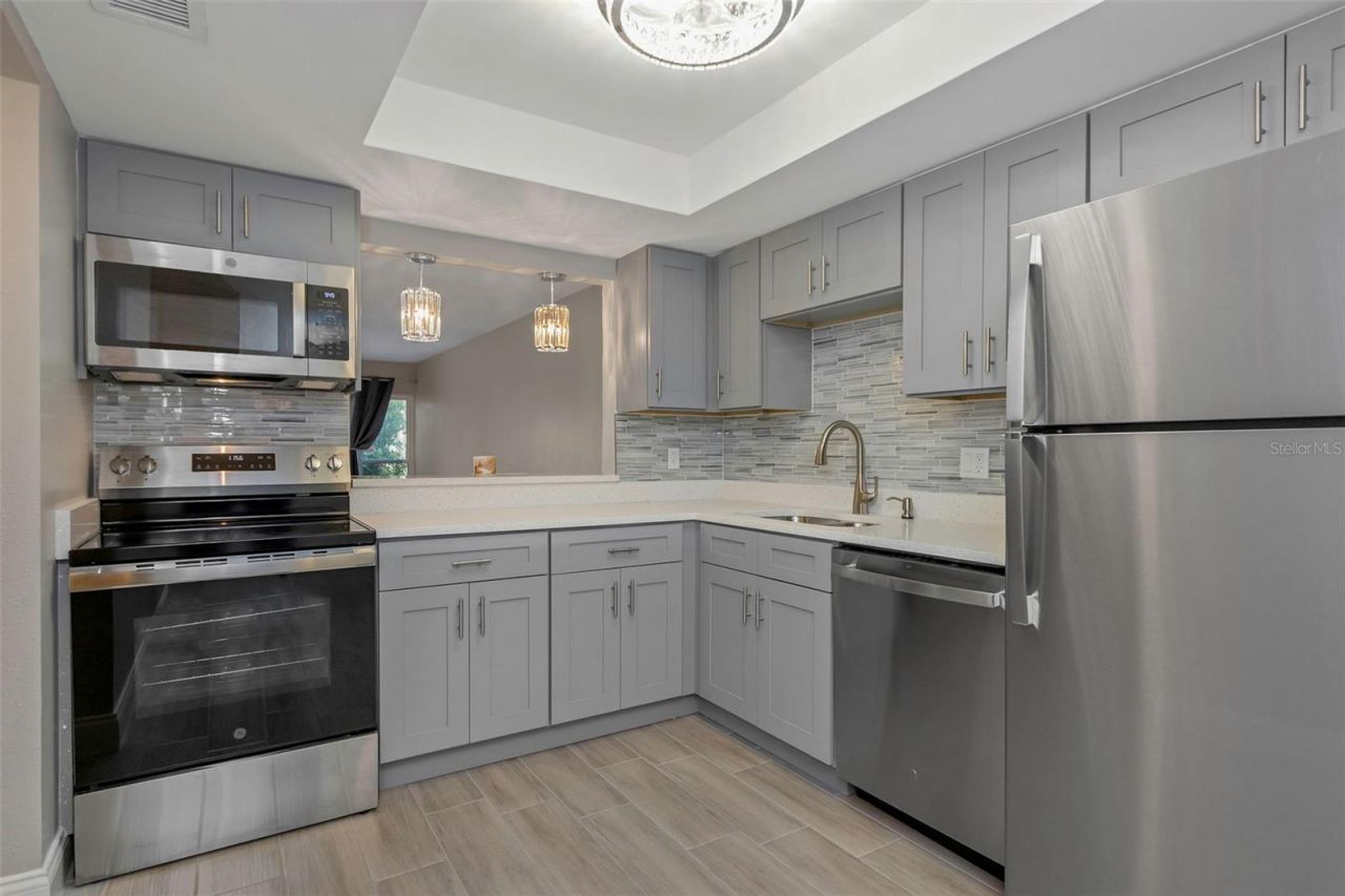 4910 38th Way S, Unit 111, Saint Petersburg, FL 33711 Photo