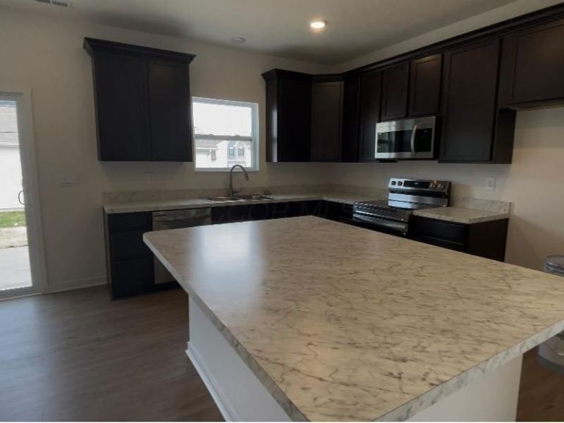 1618 Lewes Castle Drive, Grove City, OH 43123 Photo 3