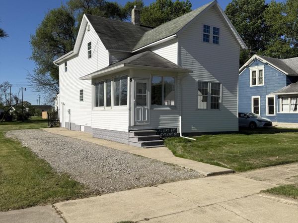 8 W Pearl Street , Hamlet, IN 46532