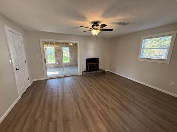 8 W Pearl Street , Hamlet, IN 46532