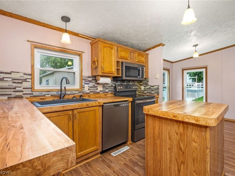 12883 Patterson Road, North Lawrence, OH 44666 Photo 17