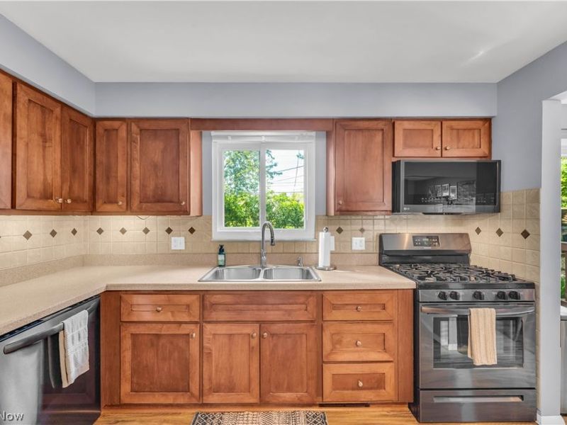 2665 Nottingham Drive , Parma, OH 44134 Photo 10