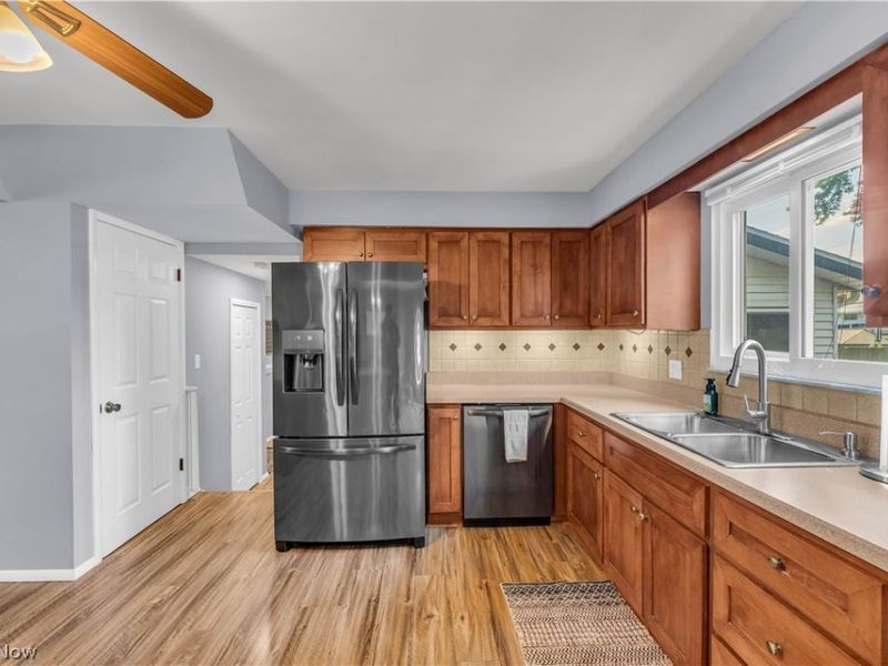 2665 Nottingham Drive , Parma, OH 44134 Photo 9