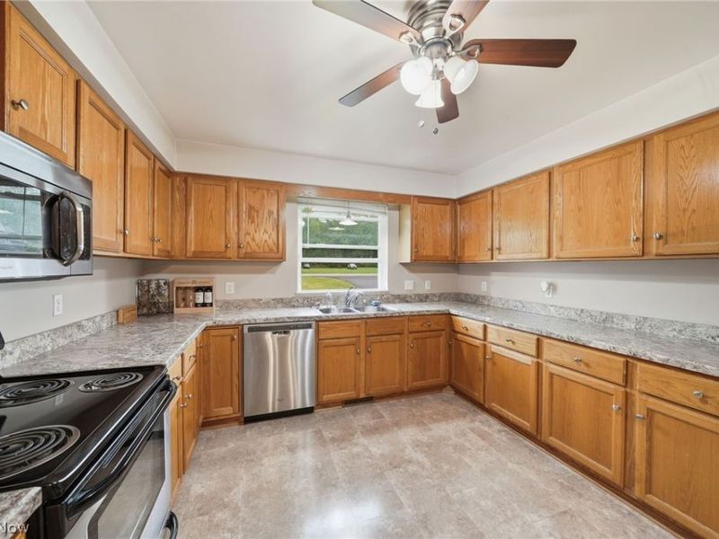 6343 Youngstown Hubbard Road, Hubbard, OH 44425 Photo 15