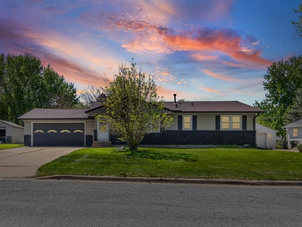 2134 Garnet Drive, Eagan, MN 55122