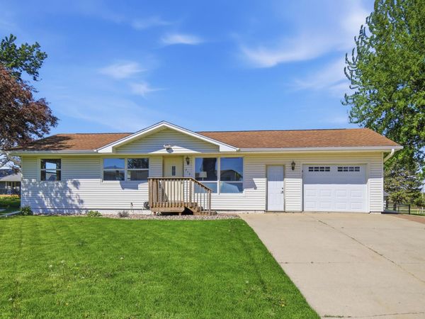 315 Rena Belle Street NW, Eyota, MN 55934