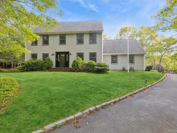 2 Red Creek Circle , Hampton Bays, NY 11946