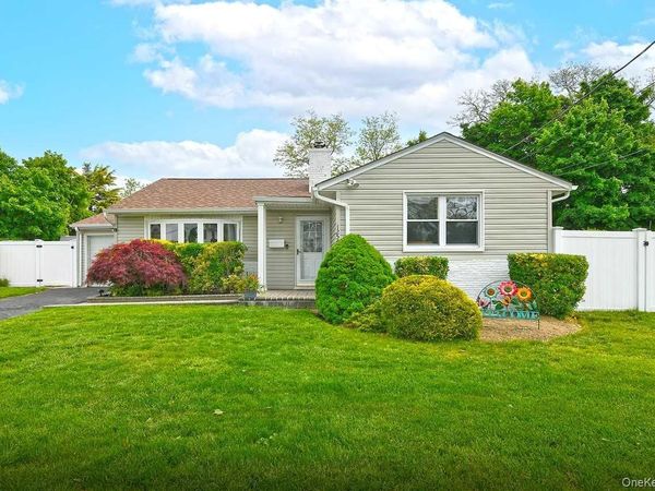 1254 Parkwood Drive , Merrick, NY 11566