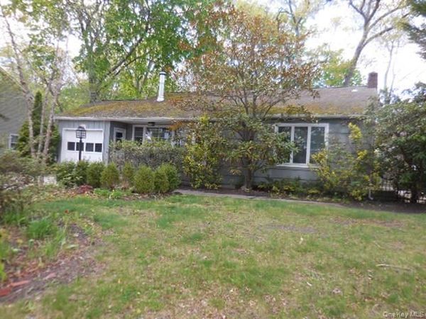 194 Phyllis Drive , Patchogue, NY 11772