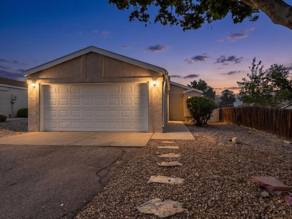 1605 Jane Place NE, Rio Rancho, NM 87144