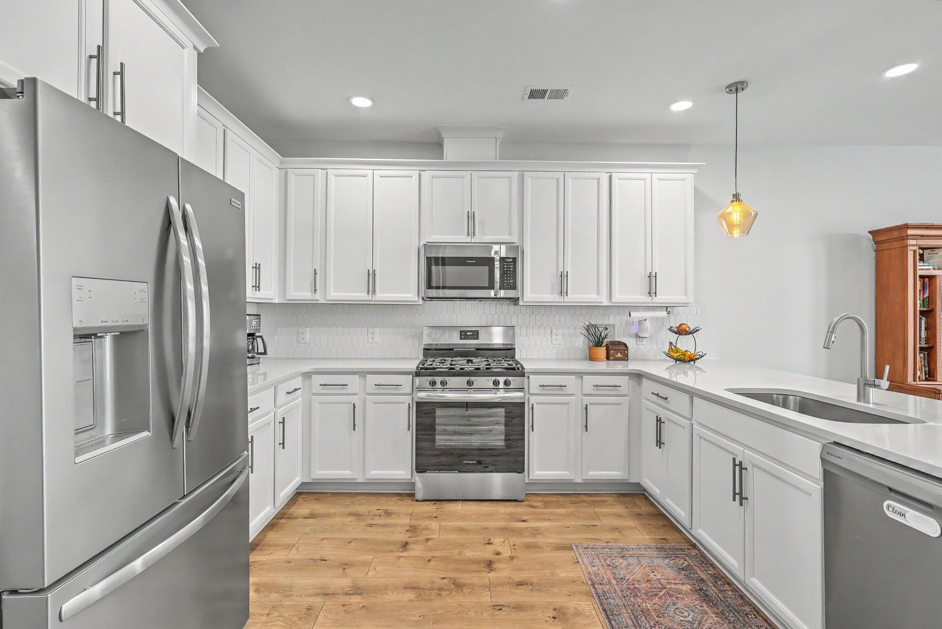 378 Green Fern Drive Photo 9