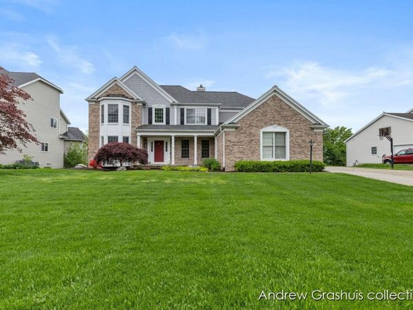 7326 Royal Ridge SE, Caledonia, MI 49316