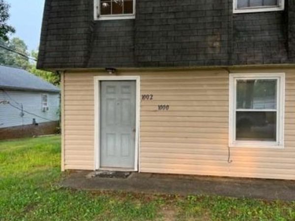 1002 Walnut Street , Reidsville, NC 27320