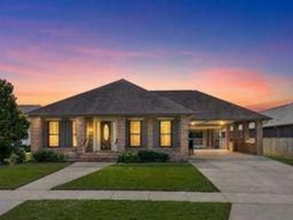 3205 RUE MARCELLE Street , Meraux, LA 70075