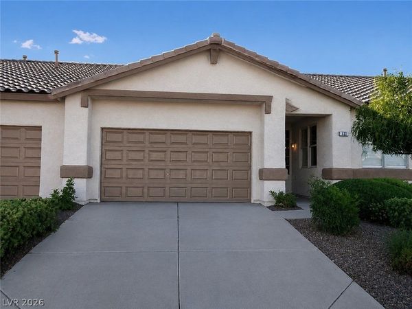 211 Crown Imperial Street , Henderson, NV 89074