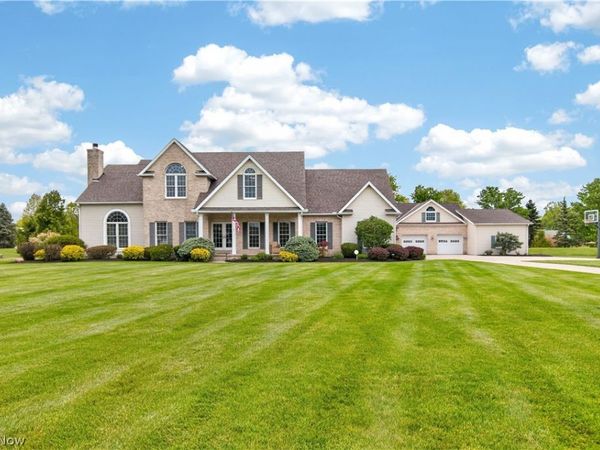 180 Mallard Creek Run, LaGrange, OH 44050