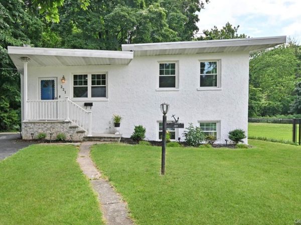 221 Lakeview Drive, Other, NJ 07450