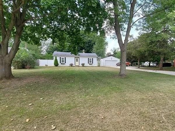 611 S Occidental Road, Tecumseh, MI 49286
