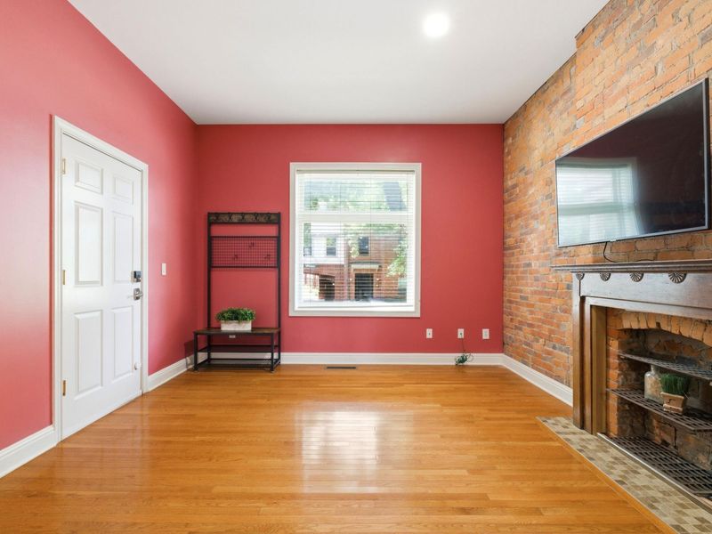42 Buttles Avenue, Columbus, OH 43215 Photo 8
